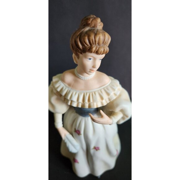 Vintage Homco Victorian Lady with Feather Porcelain 8" Figurine #1463 - Nice!! - Picture 2 of 7
